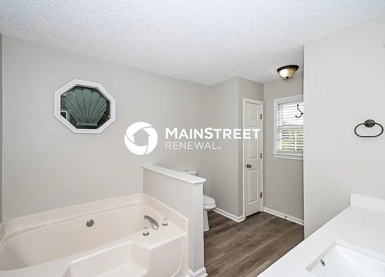 12 Stratford Dr — Photo 14