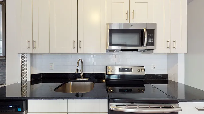 Rented by Bond New York | media 25