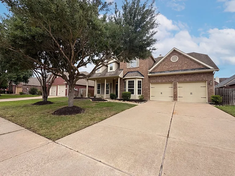 4715 Autumn Pine Ln — Photo 1