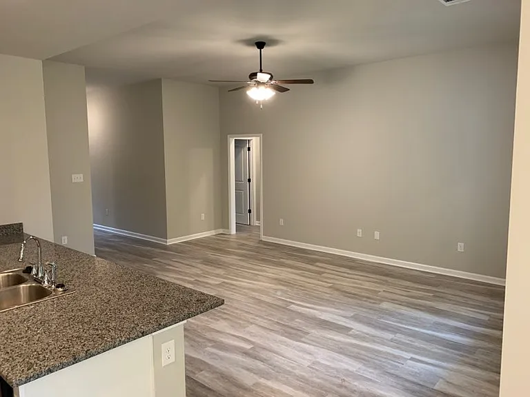 39051 Fairfield Dr — Photo 6