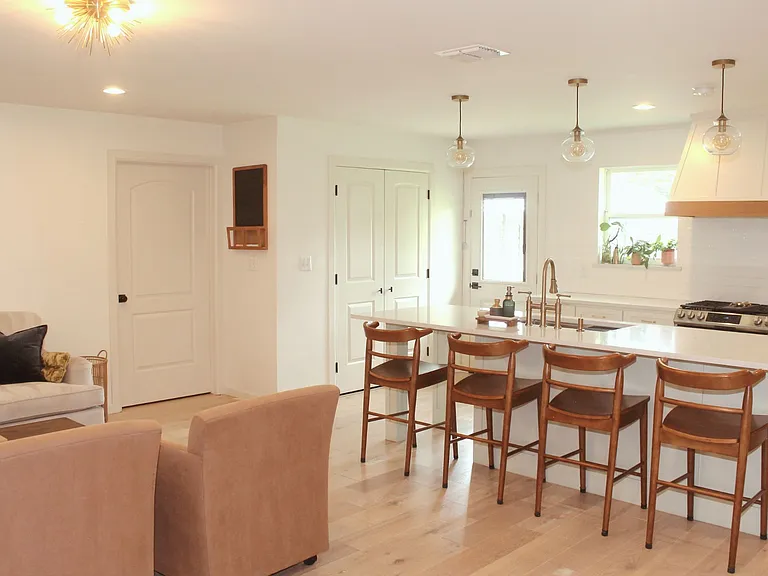 2533 Mark Dr — Photo 8