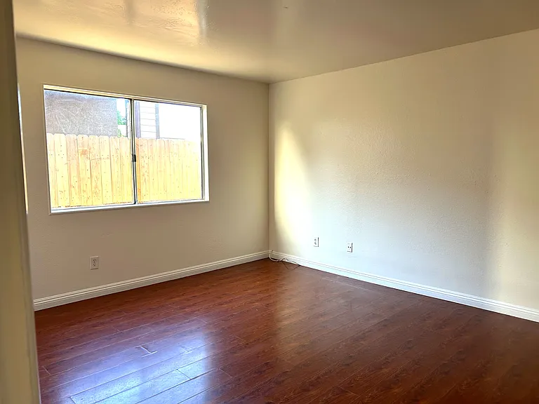 686 Carefree Dr — Photo 10