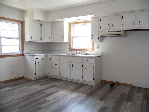 4th image of 3807 MacArthur DRIVE