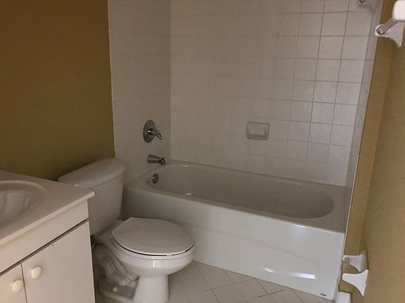 4th image of 1260 SE 31st Ct APT 103