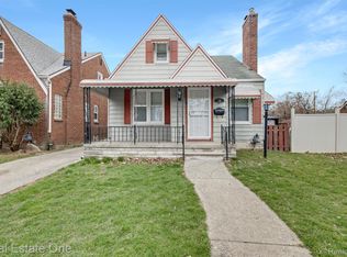 6731 Heyden St, Dearborn Heights, MI 48127
