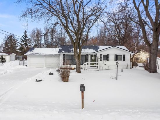 7225 Meadow Ln, Lexington, MI 48450
