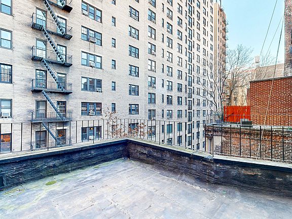 3rd image of 30 W 73rd St APT 8