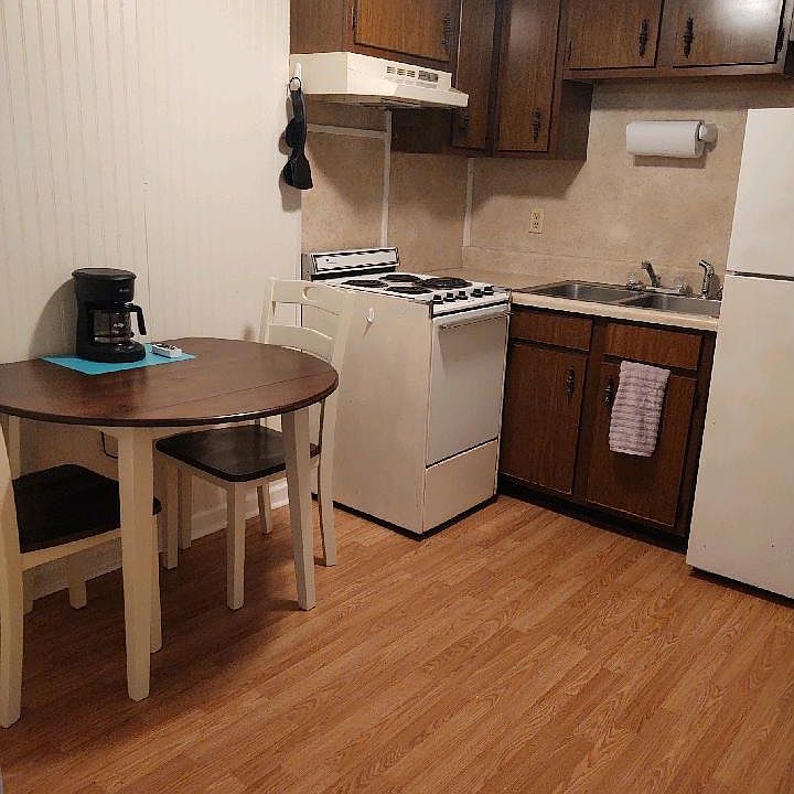 1st image of 707 W Race St #3