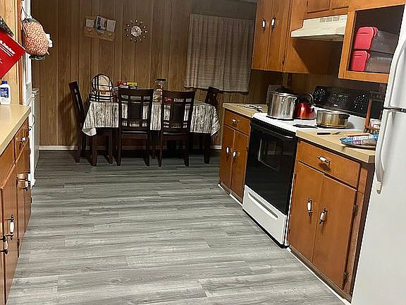 4th image of 409 Daigre St