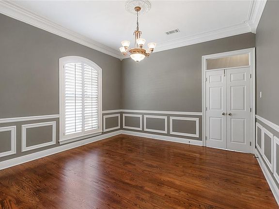 4th image of 547 Evergreen Dr