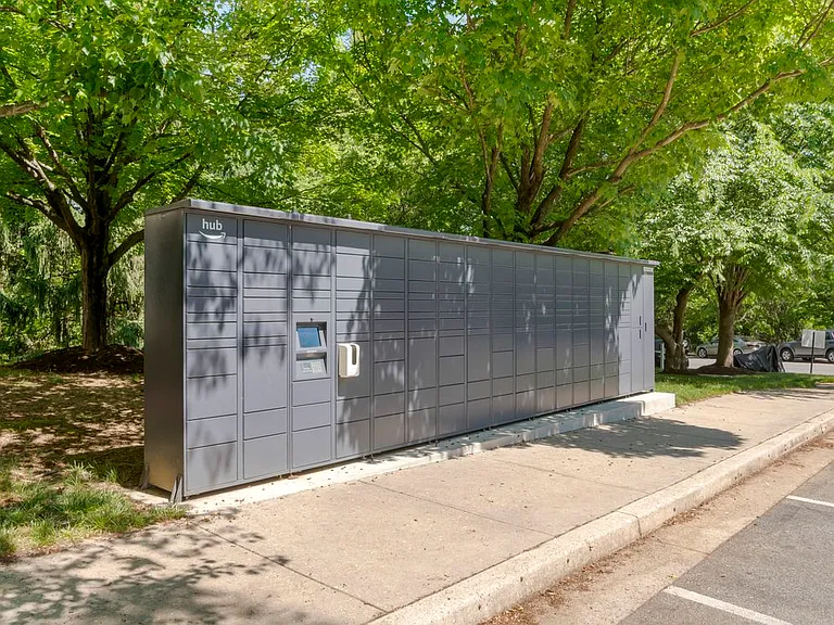 Amazon HUB package lockers for 24/7 pickup