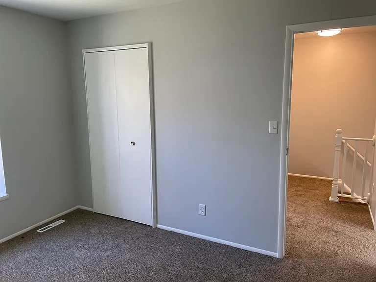 1707 Pennoyer Ave — Photo 11