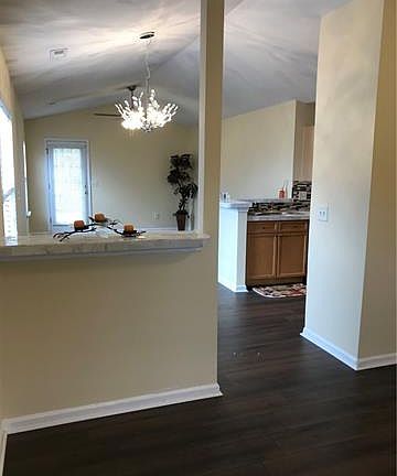 4th image of 5531 Windy Valley Dr