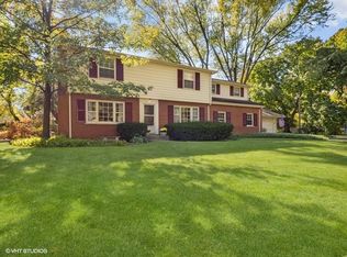 700 S Edgewood Ln, Mount Prospect, IL 60056