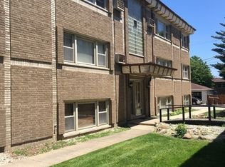 2217 Desplaines Ave #104, Riverside, IL 60546
