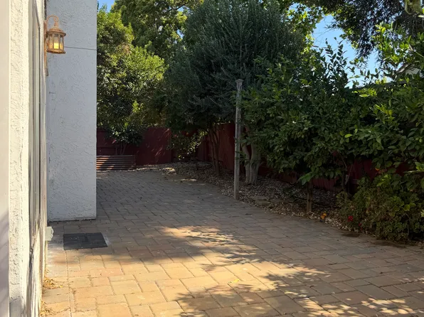 679 Hawk Dr, Vacaville, CA 95687