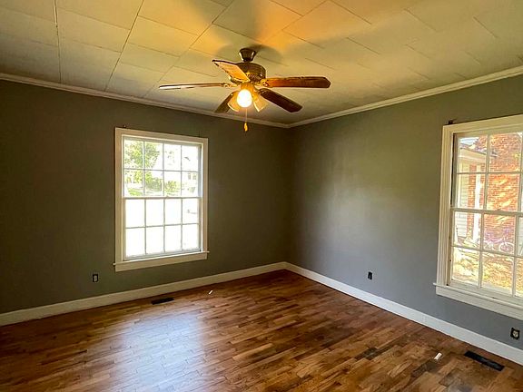 5th image of 209 West Dr