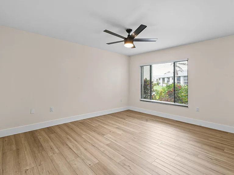 2233 NW 22nd Ave #102 — Photo 21