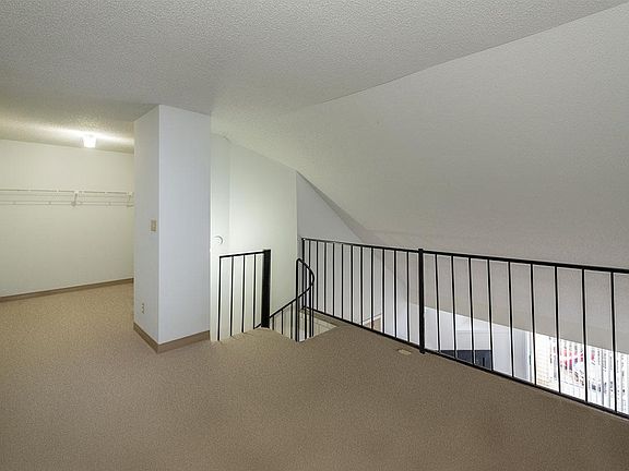 2nd image of 516 Oscar Loop APT 301J
