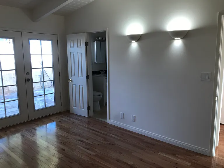 1815 N Beverly Glen Blvd — Photo 5
