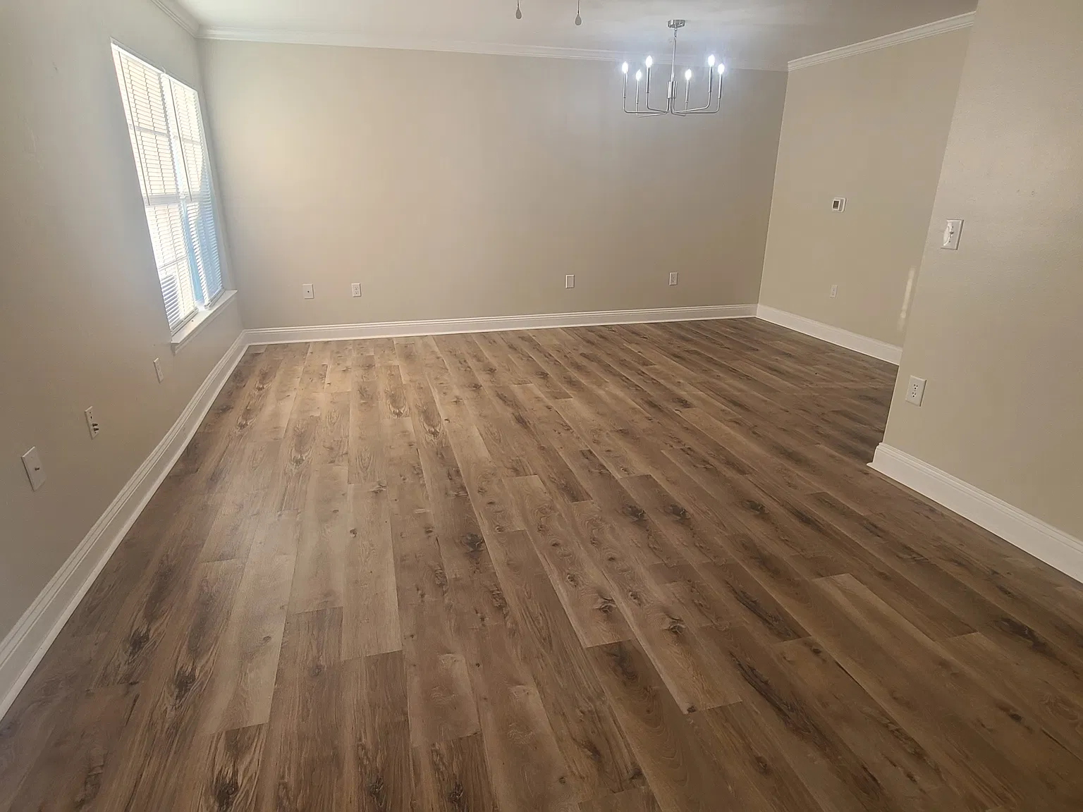 3 bed, 2.5 bath, 1460 sqft, $1,600 — Photo 2