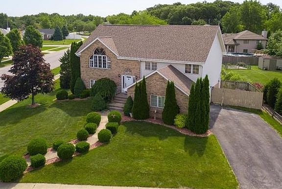 3rd image of 8811 Schillton Dr