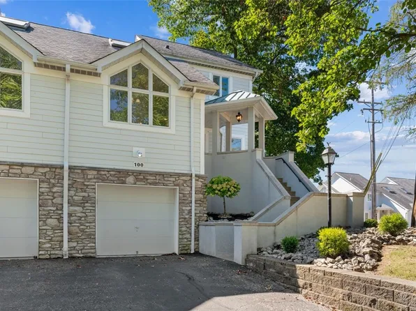 100 Saint Tropez Cir, Beaver Falls, PA 15010