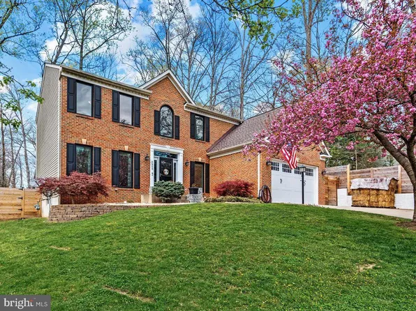 3956 Triad Ct, Woodbridge, VA 22192