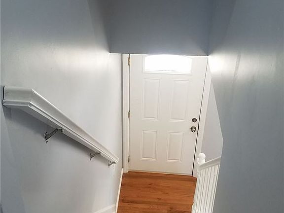 5th image of 119 Suffolk Ave