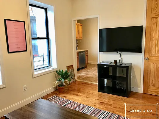 Rented by Grand & Co. | media 3