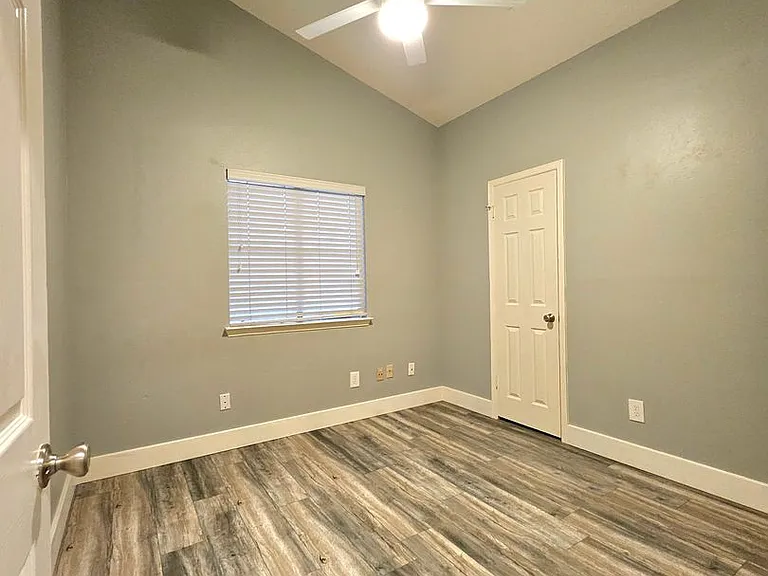 8900 Linton Dr — Photo 13