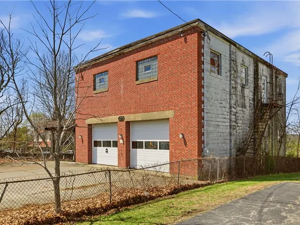 1449 Main Rd, Tiverton, RI 02878