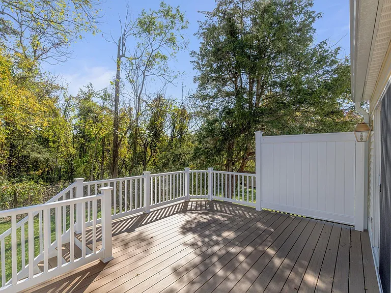 1081 Wintergreen Ln — Photo 43