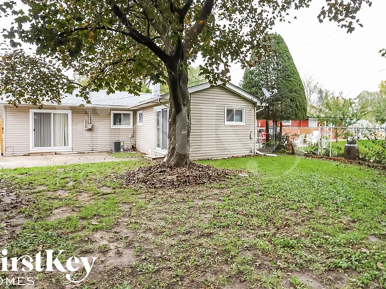 17 Fir St — Photo 15