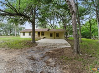 280 Wildflower Ln, Seguin, TX 78155
