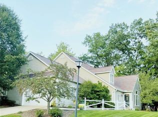 606 Hunters Trl, Akron, OH 44313