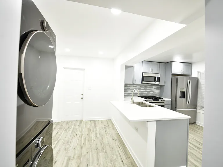 6729 S Langley Ave #1 — Photo 3
