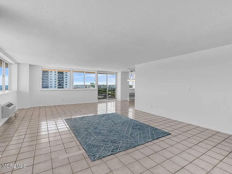 55 Ocean Ave #3L — Photo 2
