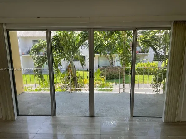 7360 SW 82nd St APT E202, Miami, FL 33143