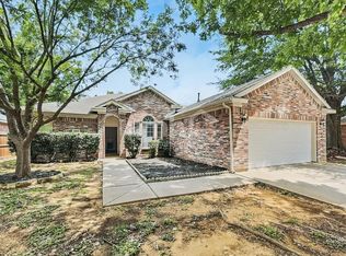 1413 Park Palisades Dr, Corinth, TX 76210