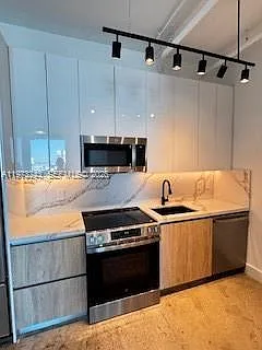 700 NE 25th St #1701 — Photo 4