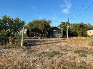 25 Scott Dr, Del Rio, TX 78840