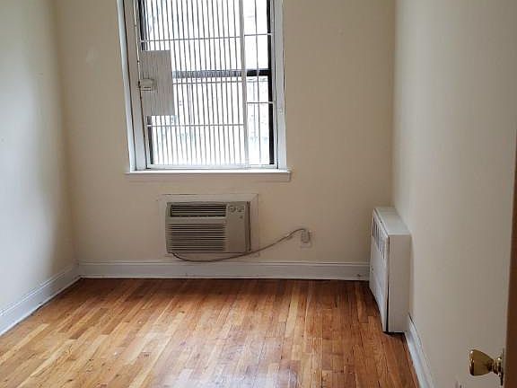 5th image of 409 E 88th St APT 4D