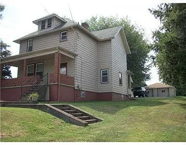 1330 Fayette Ave photo 1