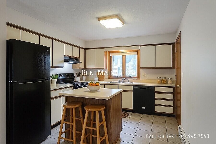 1st image of 7 Hartley St APT 1