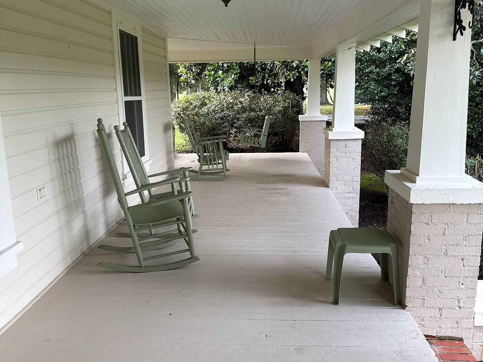 905 Hamilton Cir — Photo 2