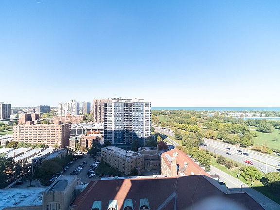 3rd image of 3950 N Lake Shore Dr APT 1808