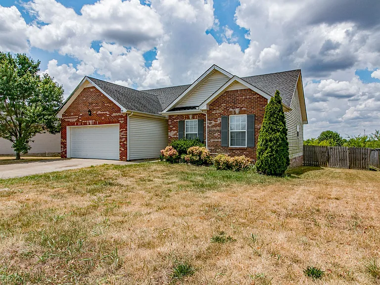 988 Chardea Ct — Photo 3