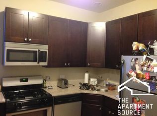 850 W Fletcher St #R1, Chicago, IL 60657