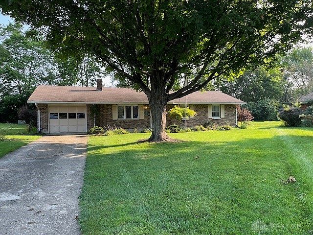 2nd image of 60 Helen Cir